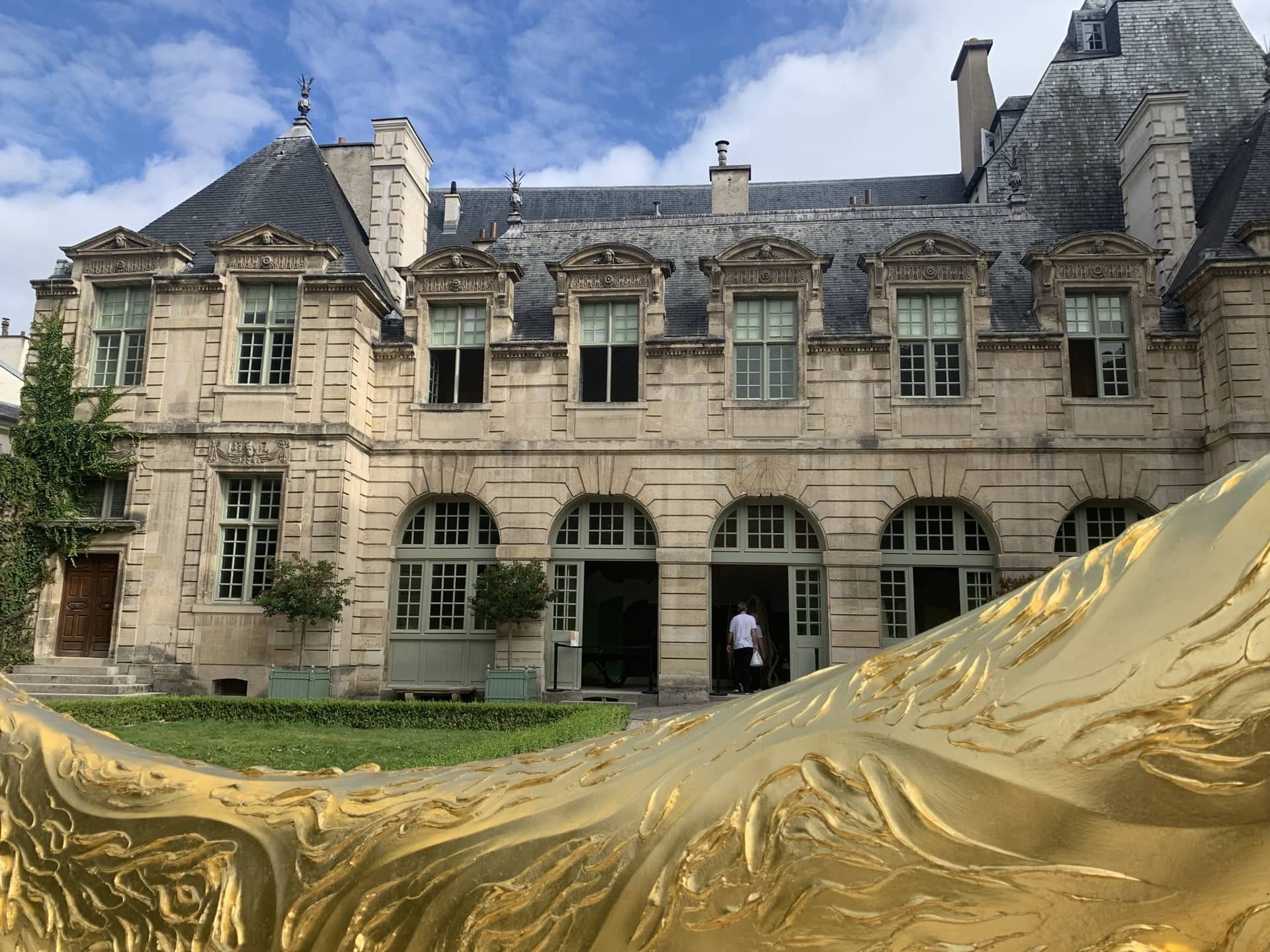 Arcanum Formæ: Joseph Walsh's bent-ash sculptures at the Hôtel de Sully, Hôtel de Sully (photo 2)