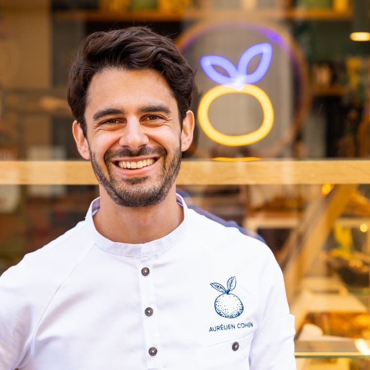 Aurélien Cohen, chef pâtissier, en portrait dans son atelier d'Asnières-sur-Seine