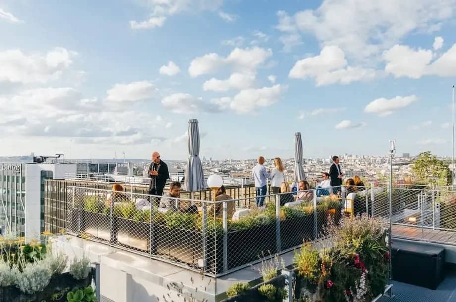 Soirée DJ au Laho Rooftop, ambiance végétalisée et cocktails au coucher du soleil